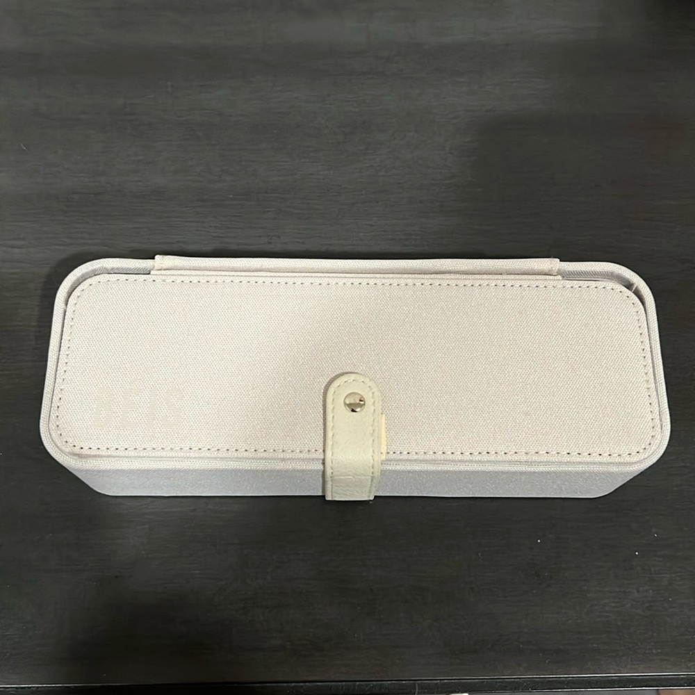 BEIS Cream Travel Organizer